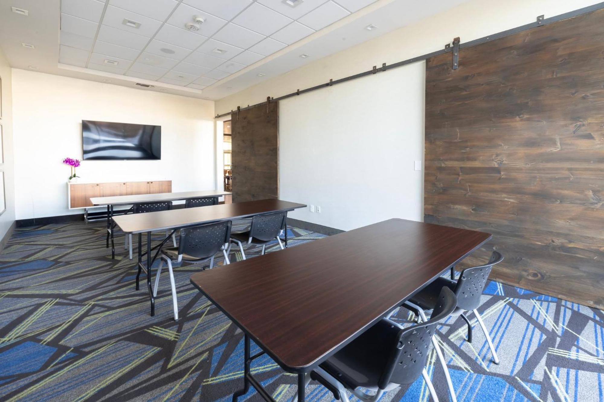 Holiday Inn Express & Suites Dallas Ne Arboretum Γκάρλαντ Εξωτερικό φωτογραφία