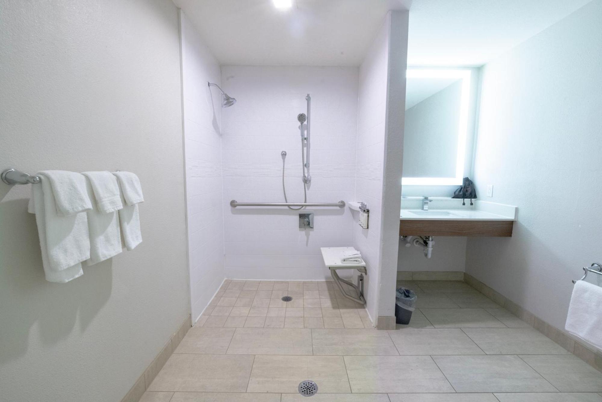 Holiday Inn Express & Suites Dallas Ne Arboretum Γκάρλαντ Εξωτερικό φωτογραφία